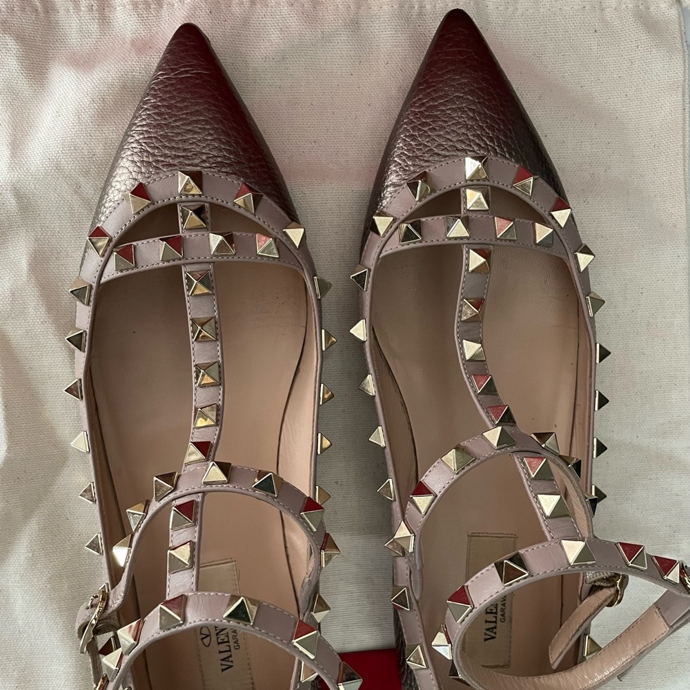 VALENTINO ROCKSTUD LEATHER FLATS - Picture 2 of 16